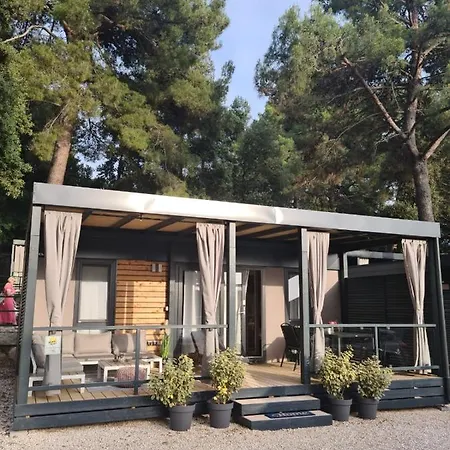 Hemy Casa - Lux Mobile Homes キャンプ場 ロヴィニ